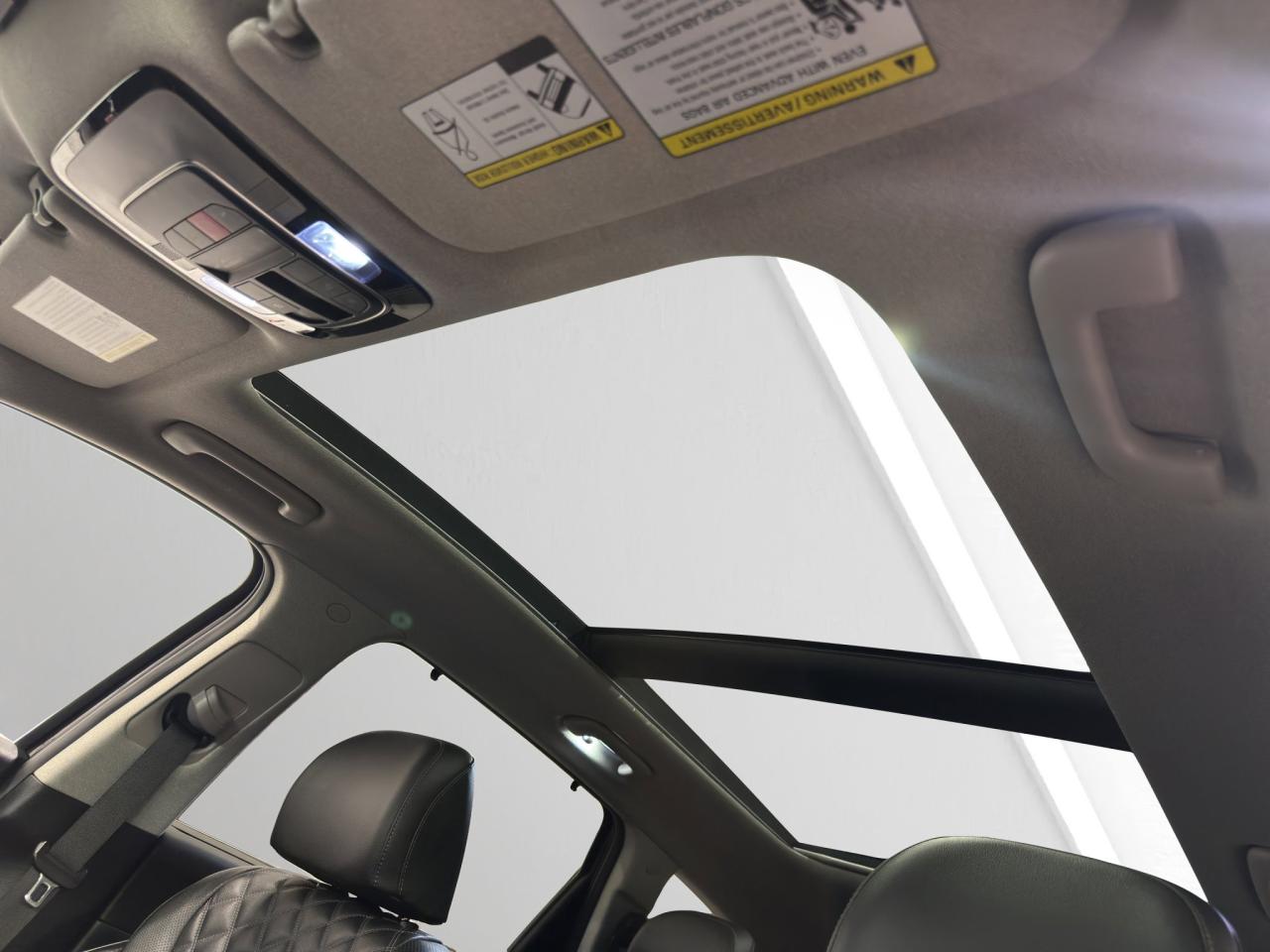 2022 Hyundai Santa Fe Plug-In Hybrid Luxury | Reverse Cam | Heated Seats Photo