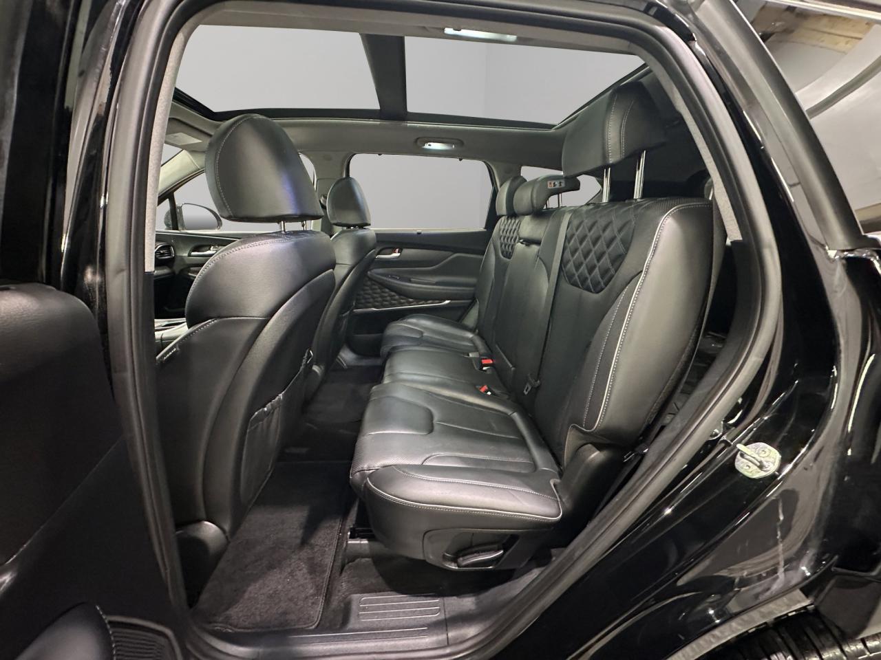 2022 Hyundai Santa Fe Plug-In Hybrid Luxury | Reverse Cam | Heated Seats Photo