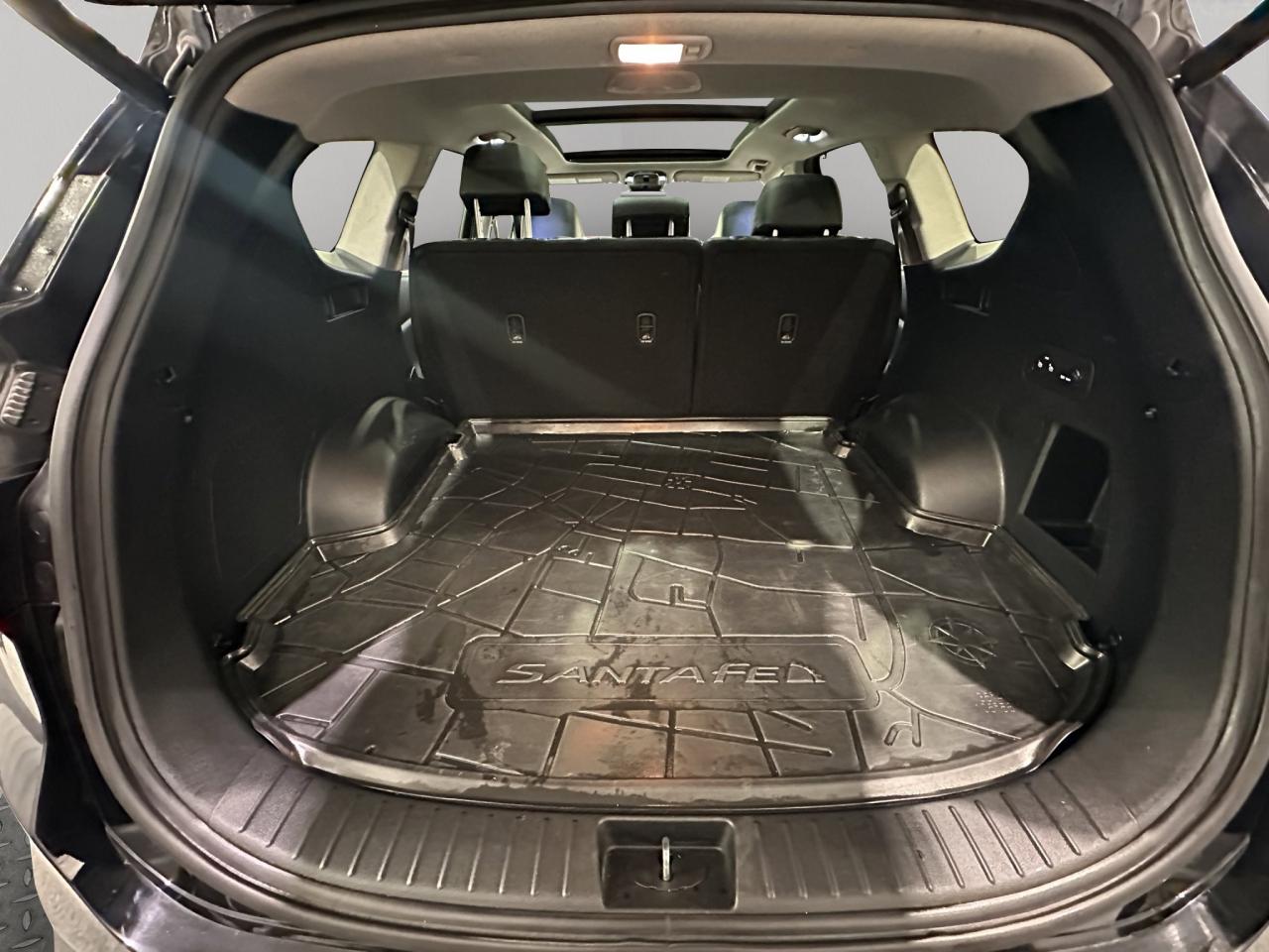 2022 Hyundai Santa Fe Plug-In Hybrid Luxury | Reverse Cam | Heated Seats Photo