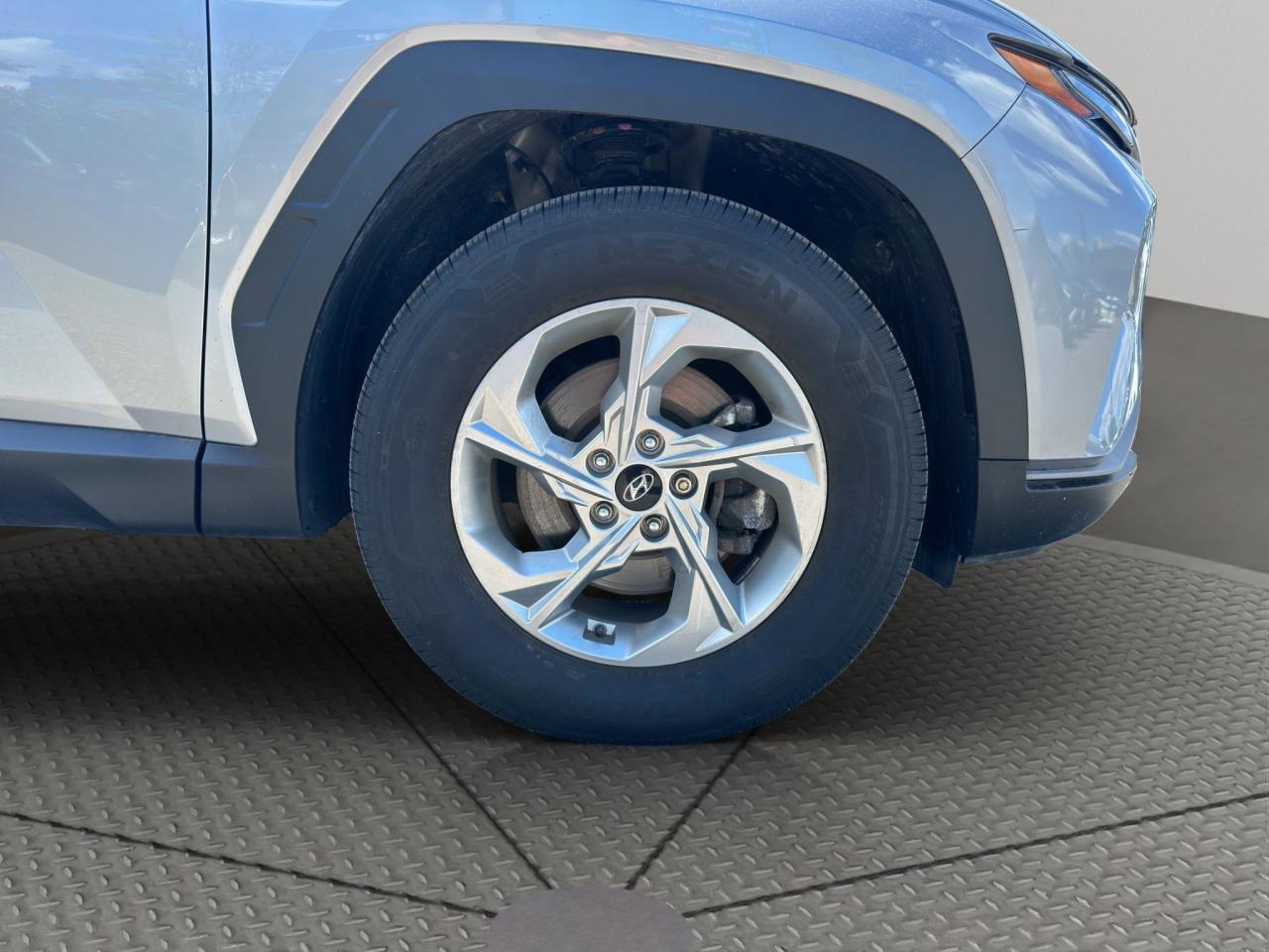 2023 Hyundai Tucson Essential | Reverse Cam | Heated Seats Photo