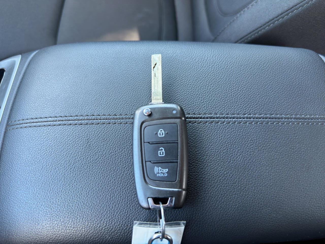 2023 Hyundai Tucson Essential | Reverse Cam | Heated Seats Photo