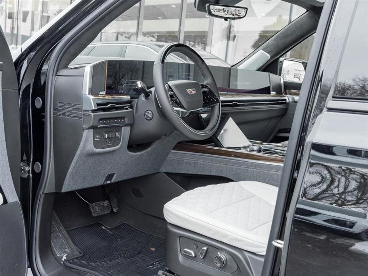 2026 Cadillac Escalade ESV Platinum Sport Photo