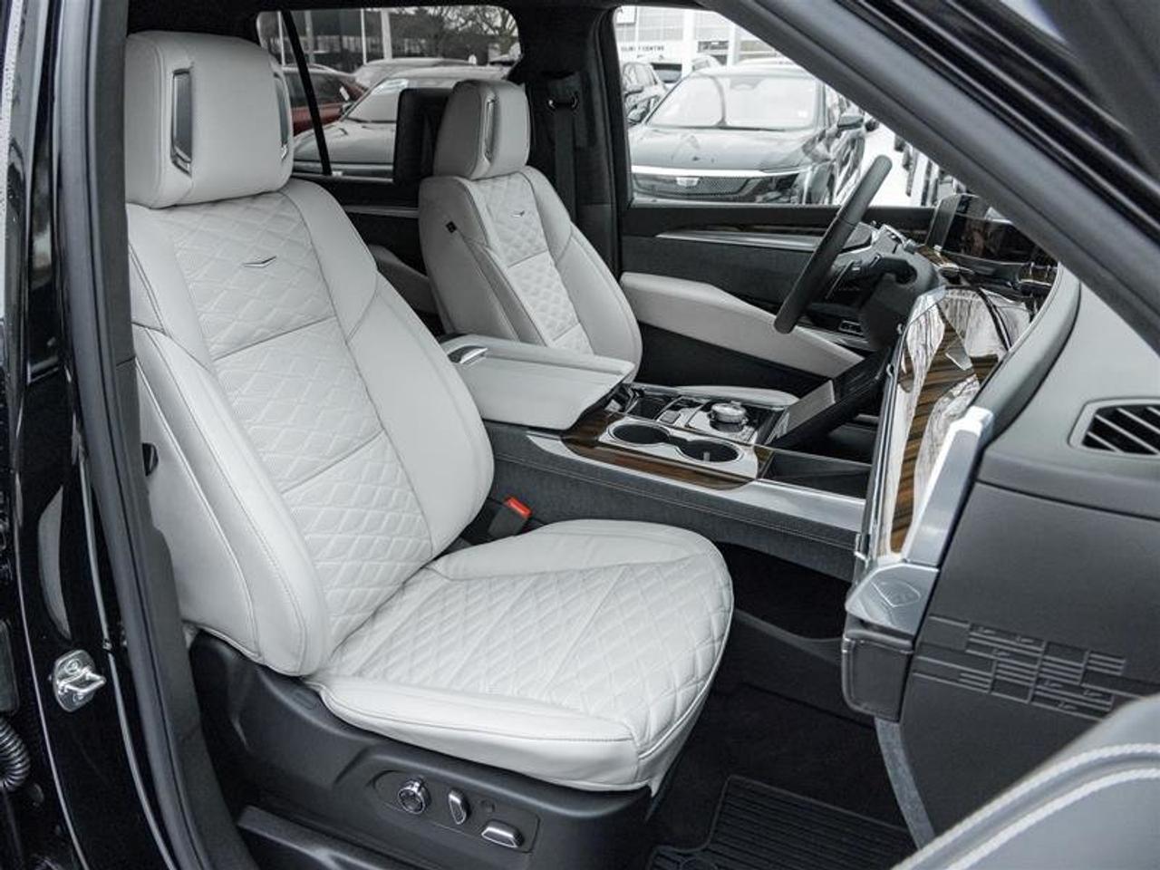 2026 Cadillac Escalade ESV Platinum Sport Photo