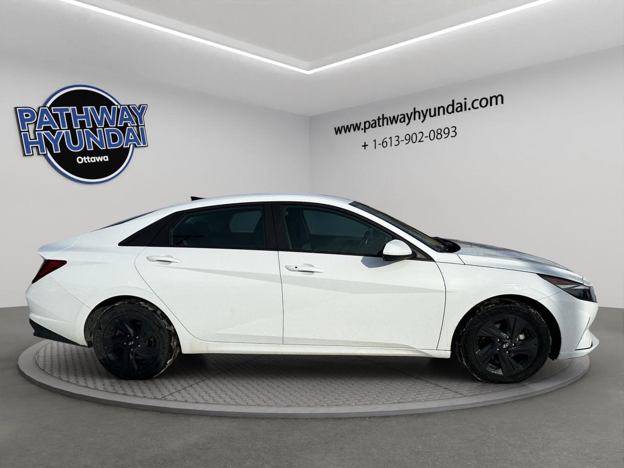 2023 Hyundai Elantra Preferred | Reverse Cam | Heated Seats Photo