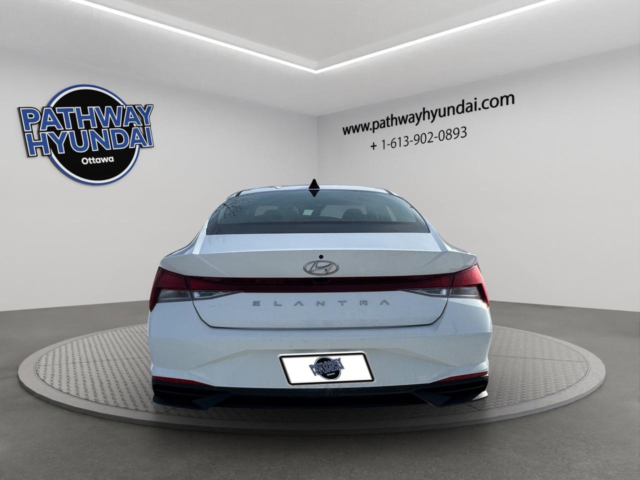 2023 Hyundai Elantra Preferred | Reverse Cam | Heated Seats Photo