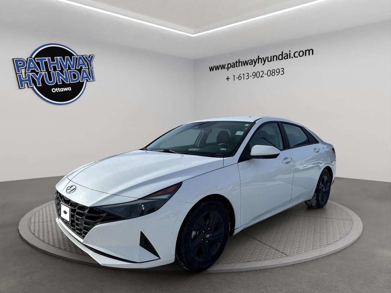 2023 Hyundai Elantra Preferred | Reverse Cam | Heated Seats Photo