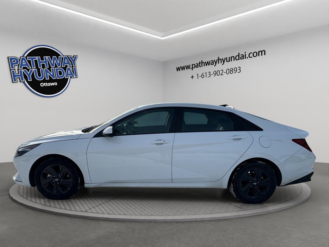 2023 Hyundai Elantra Preferred | Reverse Cam | Heated Seats Photo