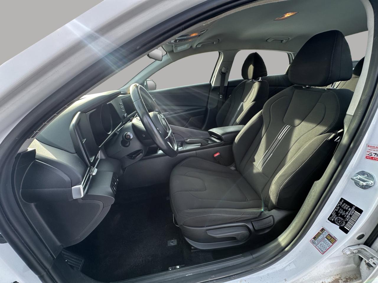 2023 Hyundai Elantra Preferred | Reverse Cam | Heated Seats Photo