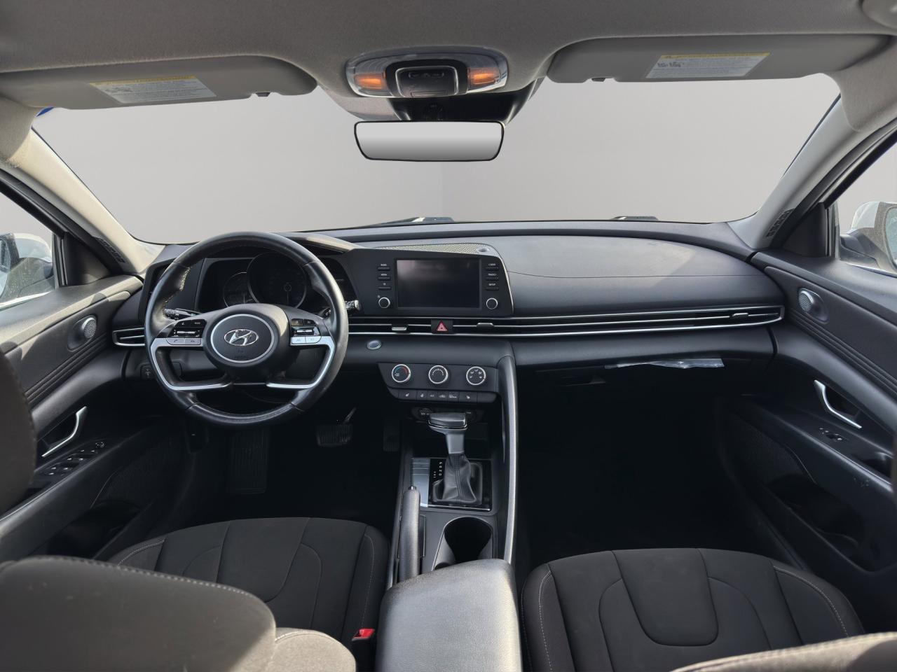 2023 Hyundai Elantra Preferred | Reverse Cam | Heated Seats Photo