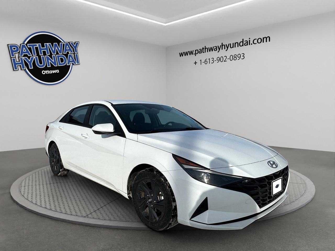 2023 Hyundai Elantra Preferred | Reverse Cam | Heated Seats Photo