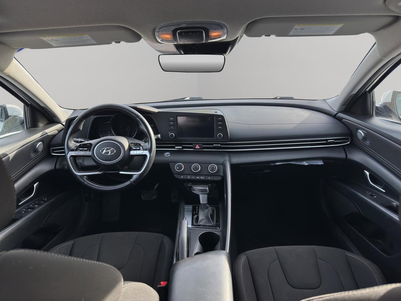 2023 Hyundai Elantra Preferred | Reverse Cam | Heated Seats Photo