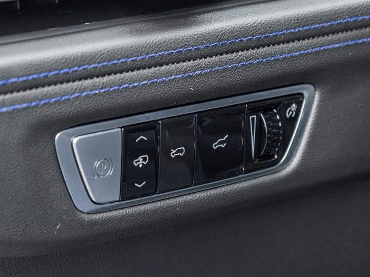 2026 Cadillac Escalade IQ Luxury Photo