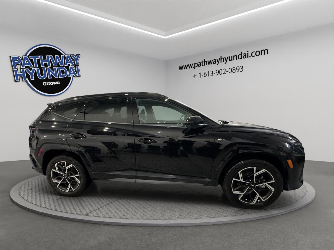 2025 Hyundai Tucson Hybrid N-Line | Reverse Cam | Heated Seats Photo2