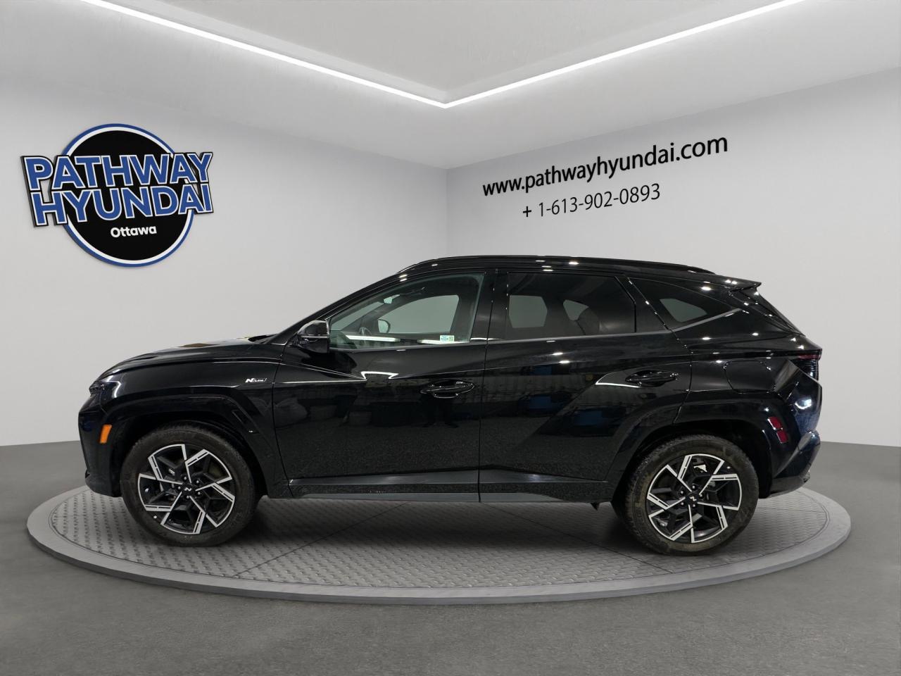 2025 Hyundai Tucson Hybrid N-Line | Reverse Cam | Heated Seats Photo