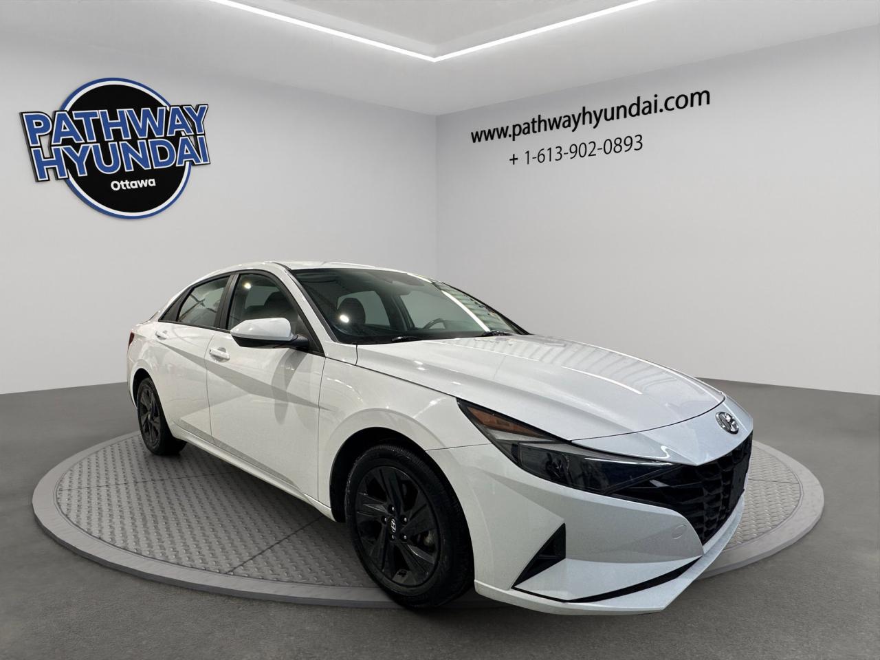 2023 Hyundai Elantra Preferred | Reverse Cam | Heated Seats Photo0