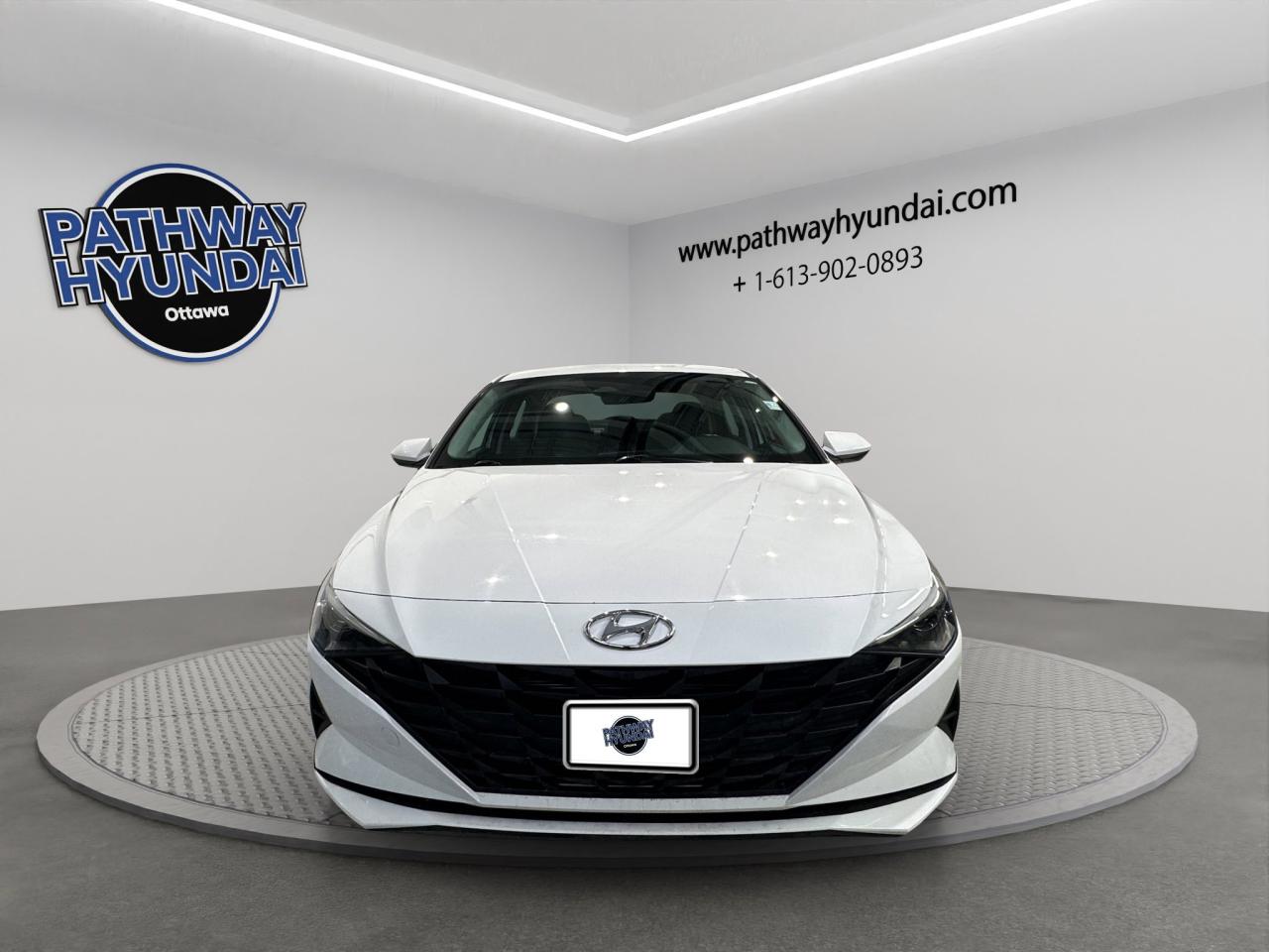 2023 Hyundai Elantra Preferred | Reverse Cam | Heated Seats Photo