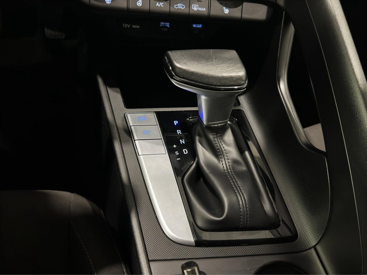 2023 Hyundai Elantra Preferred | Reverse Cam | Heated Seats Photo