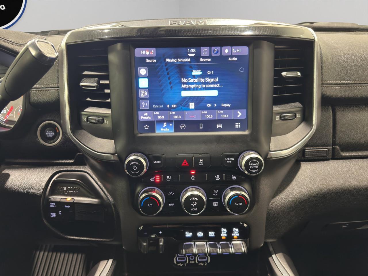 2022 RAM 2500 Laramie | Reverse Cam | Heated Seats Photo