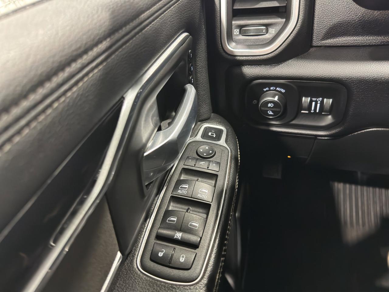 2022 RAM 2500 Laramie | Reverse Cam | Heated Seats Photo