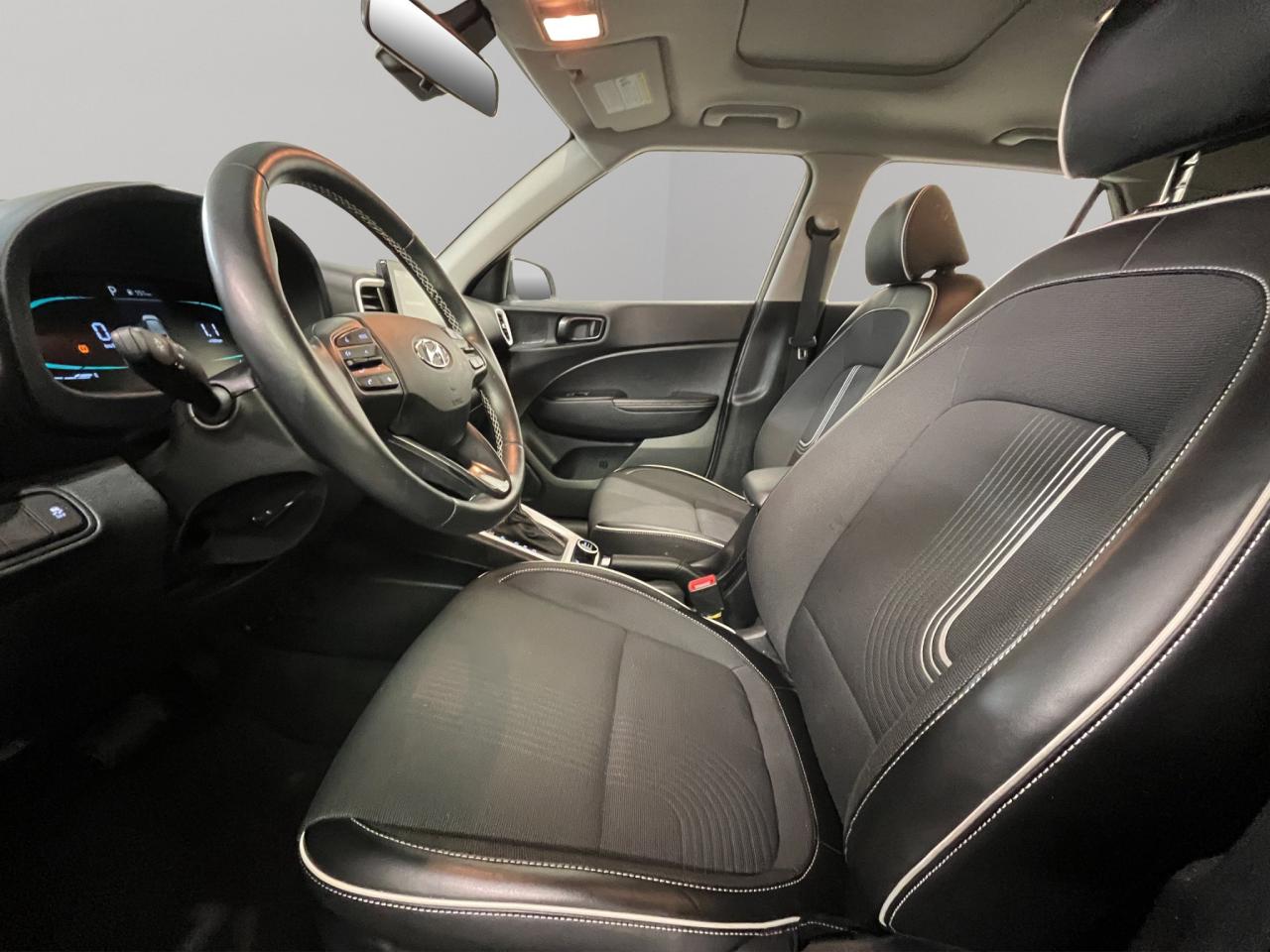 2023 Hyundai Venue Ultimate | Reverse Cam | Sunroof Photo