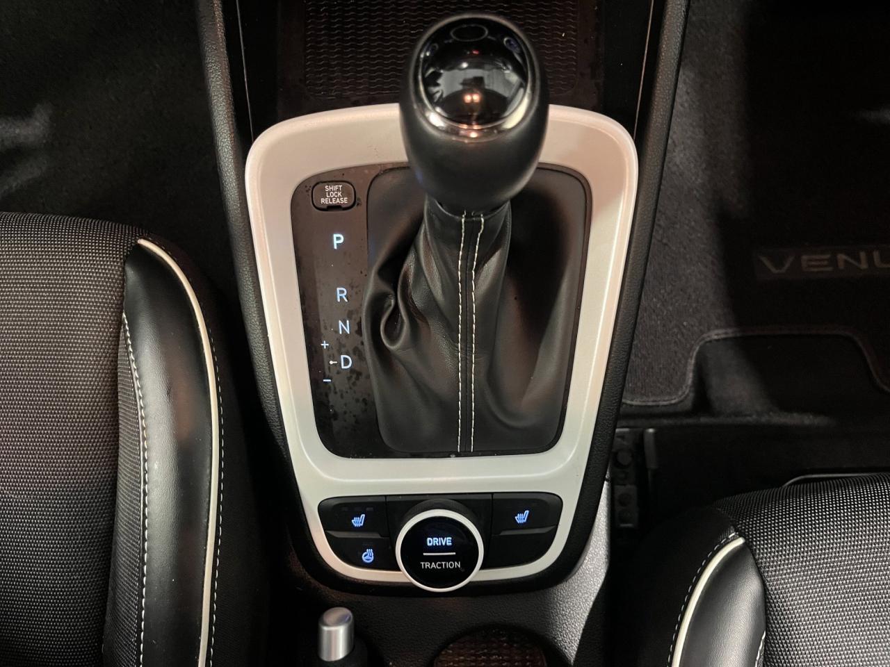 2023 Hyundai Venue Ultimate | Reverse Cam | Sunroof Photo