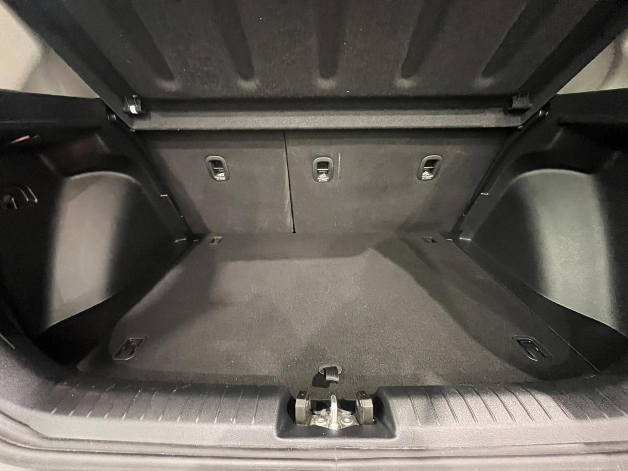 2023 Hyundai Venue Ultimate | Reverse Cam | Sunroof Photo