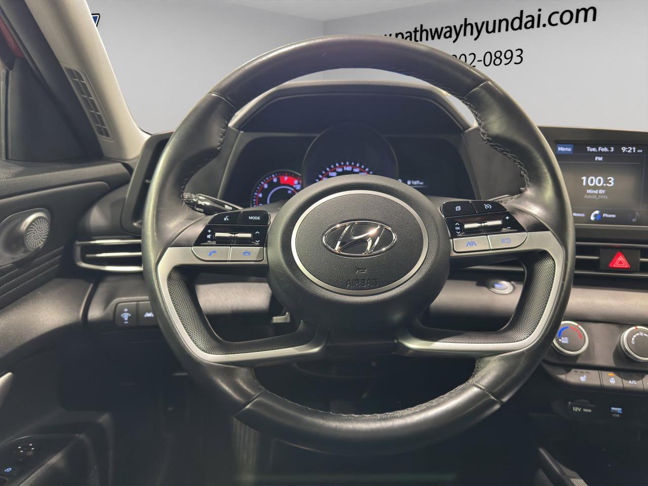 2022 Hyundai Elantra Preferred | Reverse Cam | Heated Seats Photo