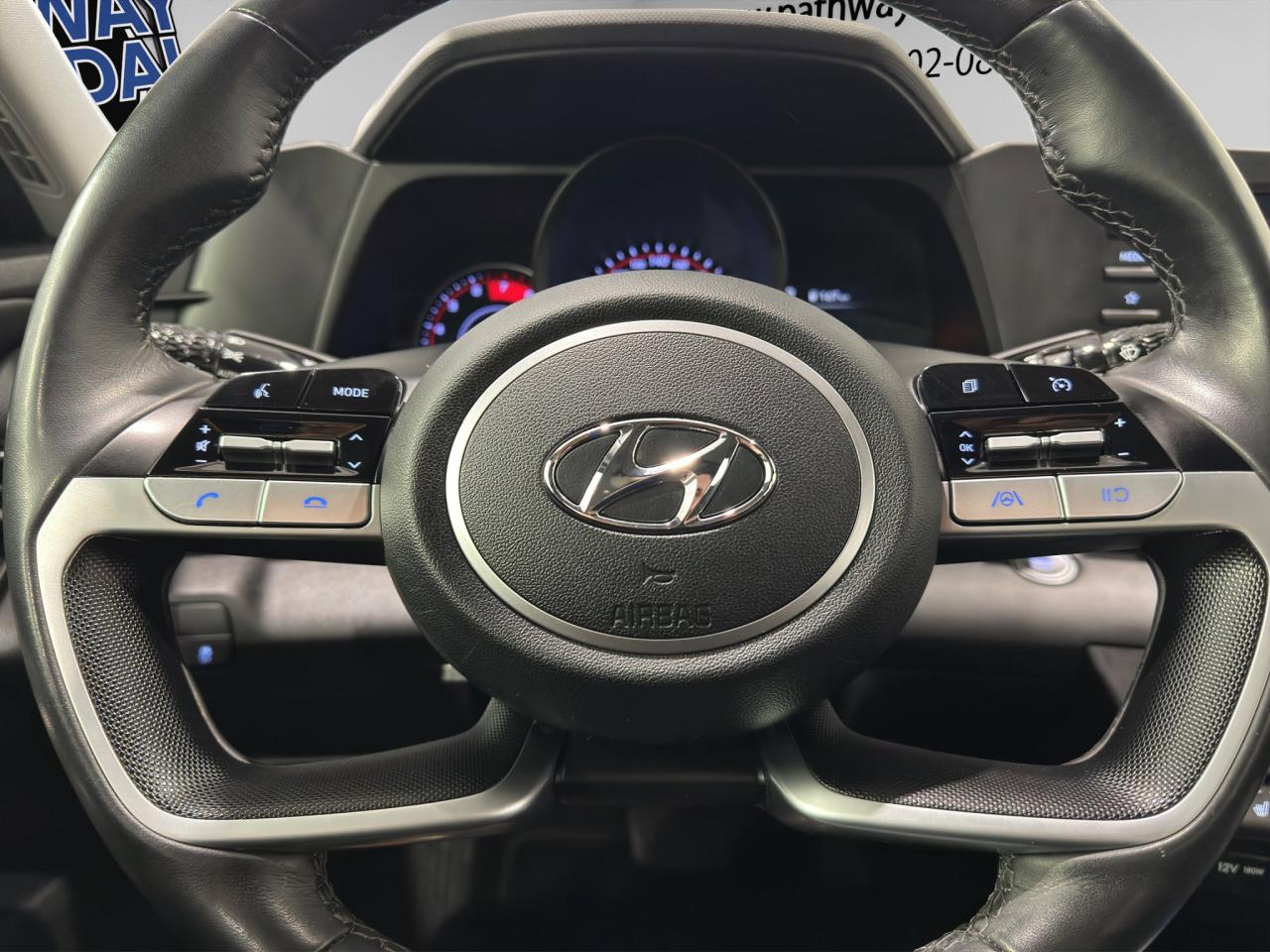 2022 Hyundai Elantra Preferred | Reverse Cam | Heated Seats Photo