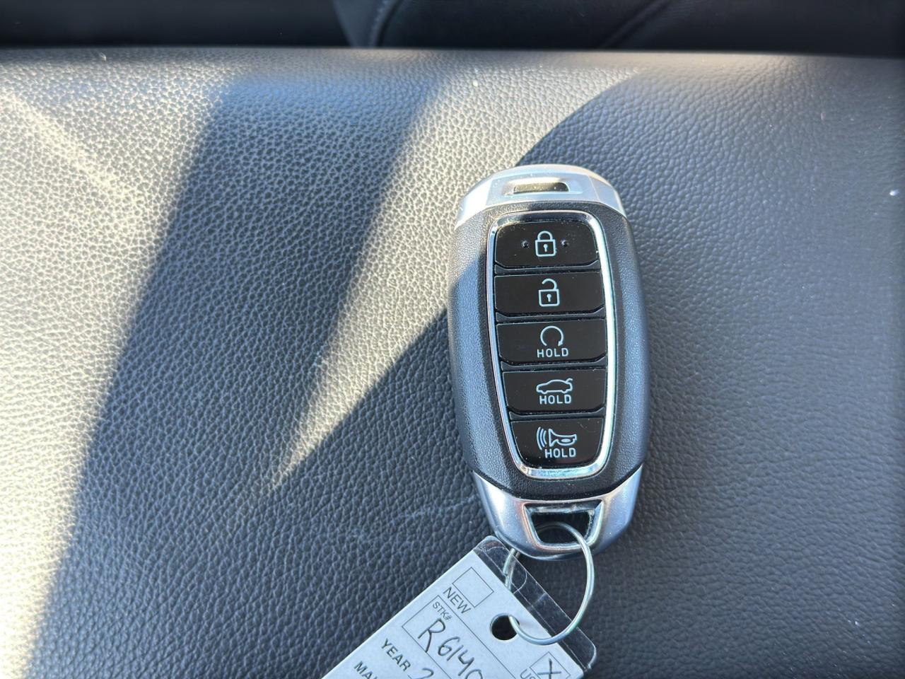 2022 Hyundai Elantra Preferred | Reverse Cam | Heated Seats Photo