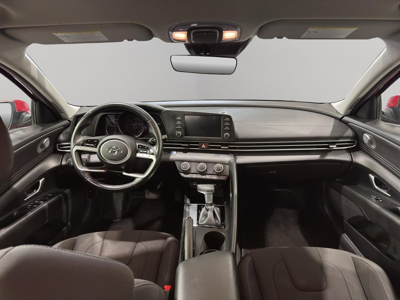 2022 Hyundai Elantra Preferred | Reverse Cam | Heated Seats Photo