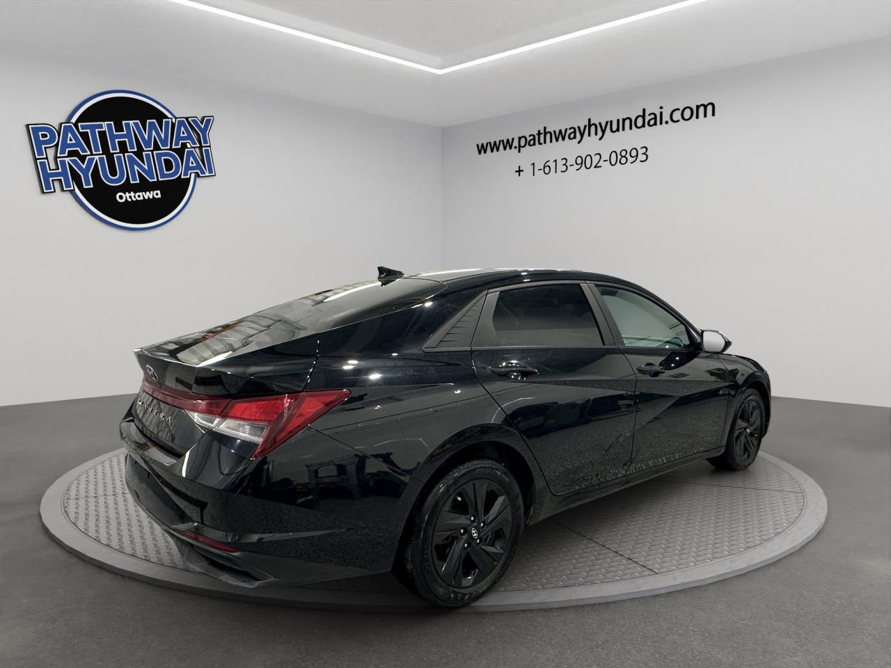 2022 Hyundai Elantra Preferred | Reverse Cam | Heated Seats Photo