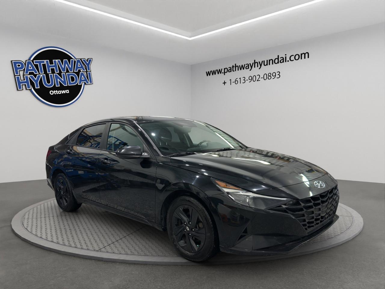 2022 Hyundai Elantra Preferred | Reverse Cam | Heated Seats Photo0