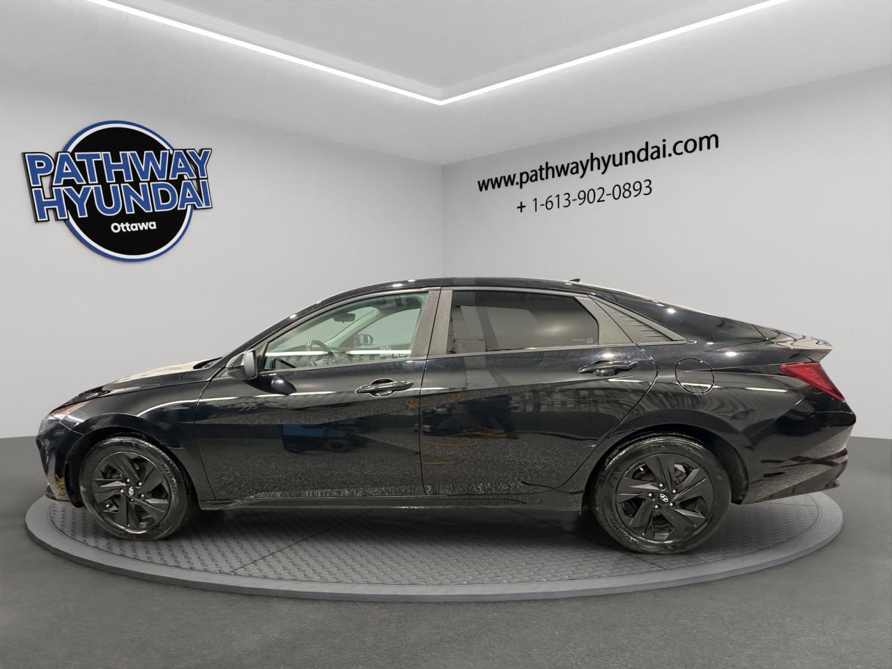 2022 Hyundai Elantra Preferred | Reverse Cam | Heated Seats Photo