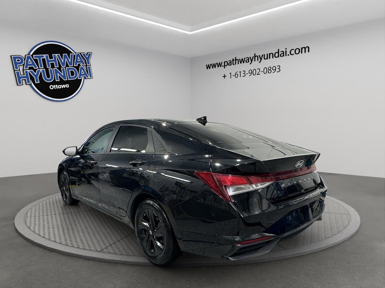 2022 Hyundai Elantra Preferred | Reverse Cam | Heated Seats Photo