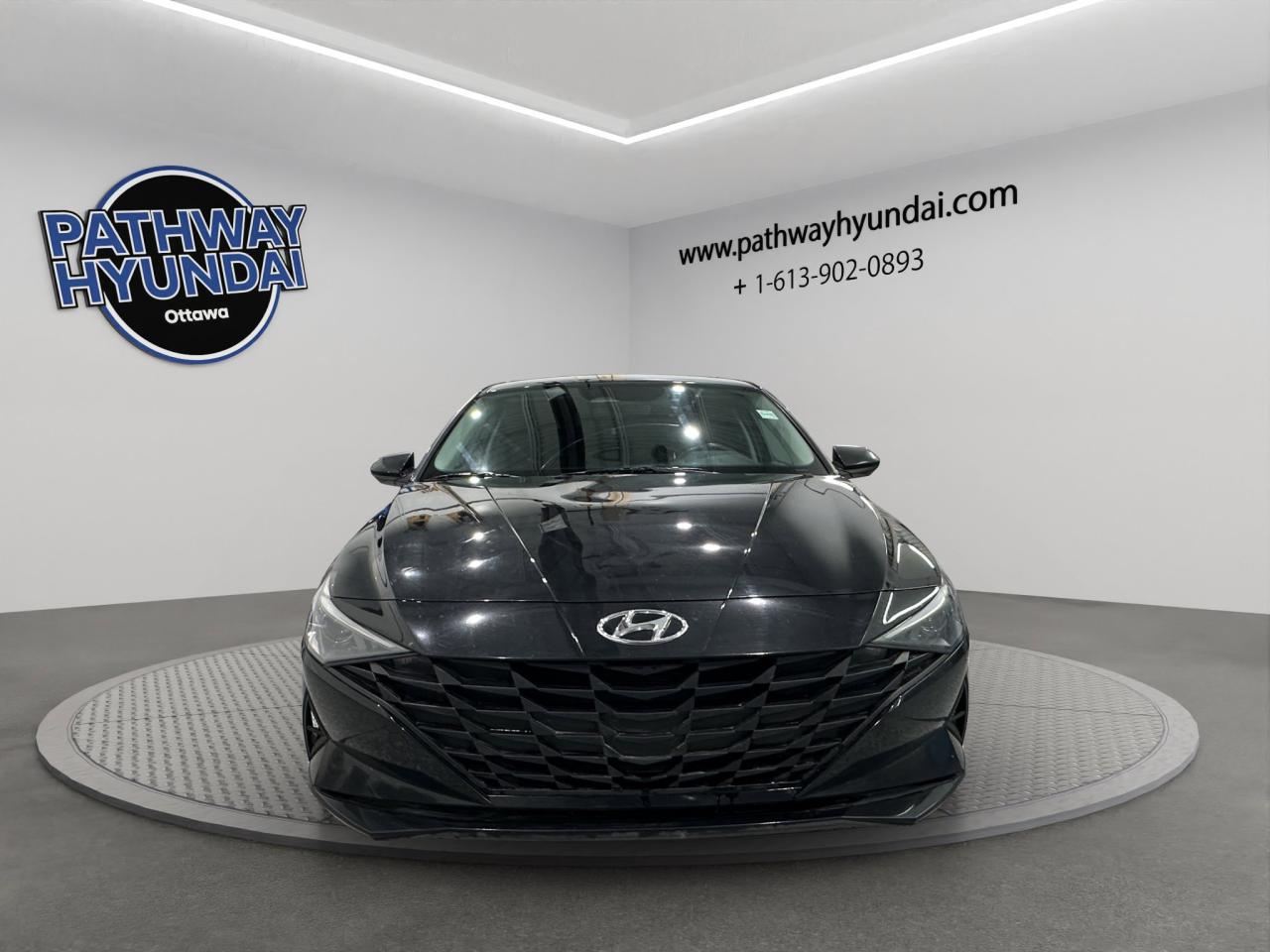 2022 Hyundai Elantra Preferred | Reverse Cam | Heated Seats Photo