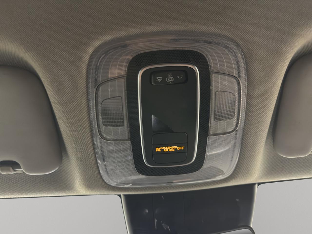 2022 Hyundai Elantra Preferred | Reverse Cam | Heated Seats Photo