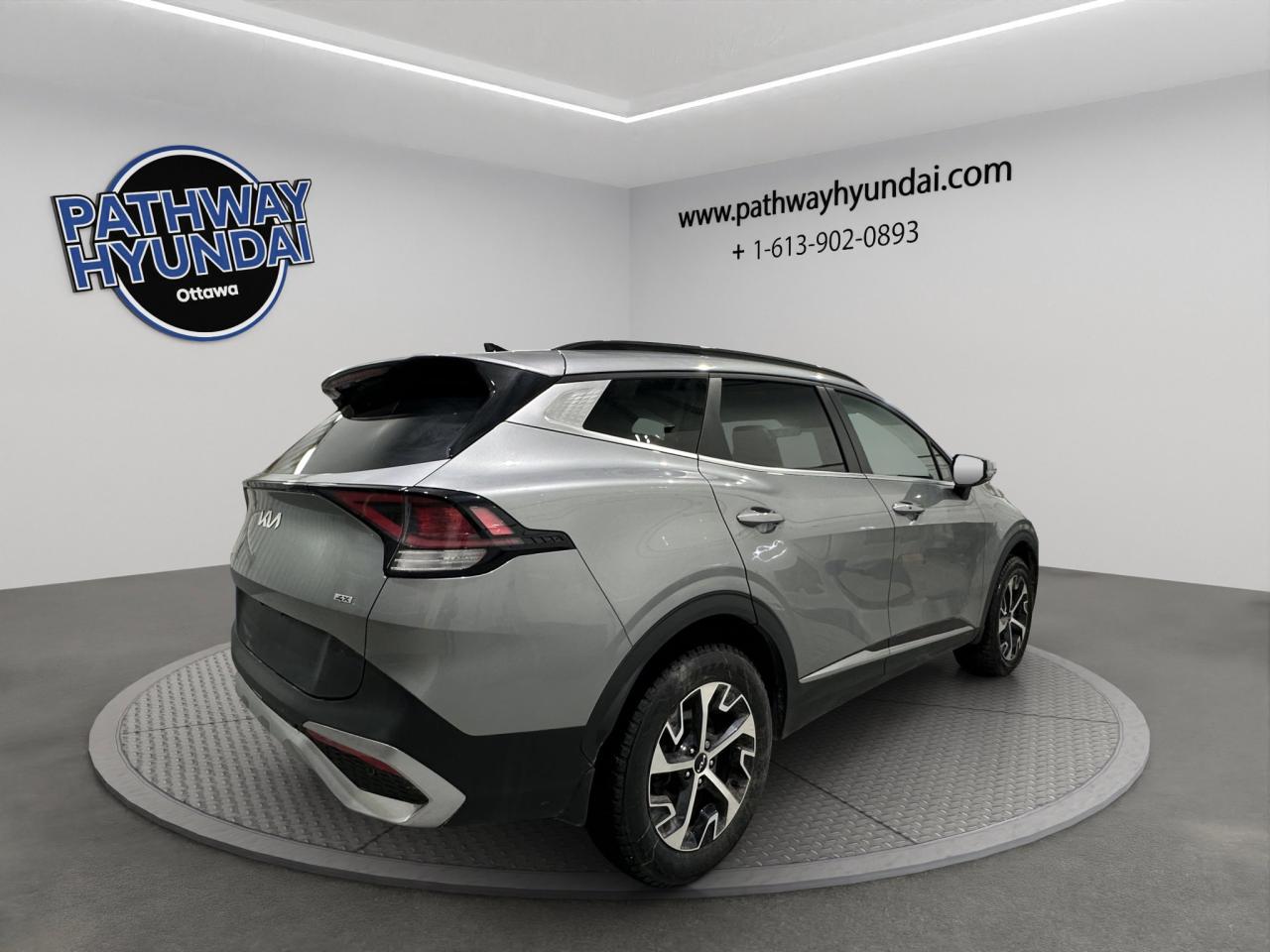 2024 Kia Sportage EX | Reverse Cam | Heated Seats Photo3