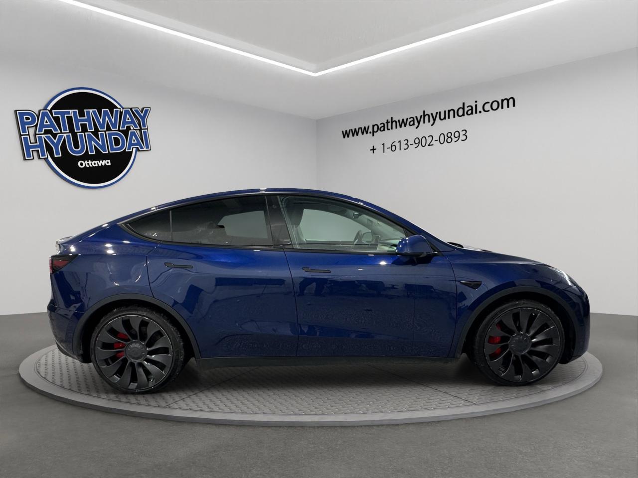 2022 Tesla Model Y PERFORMANCE Photo2