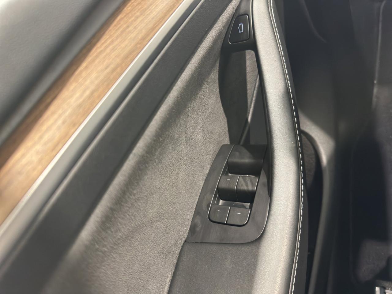 2022 Tesla Model Y PERFORMANCE Photo