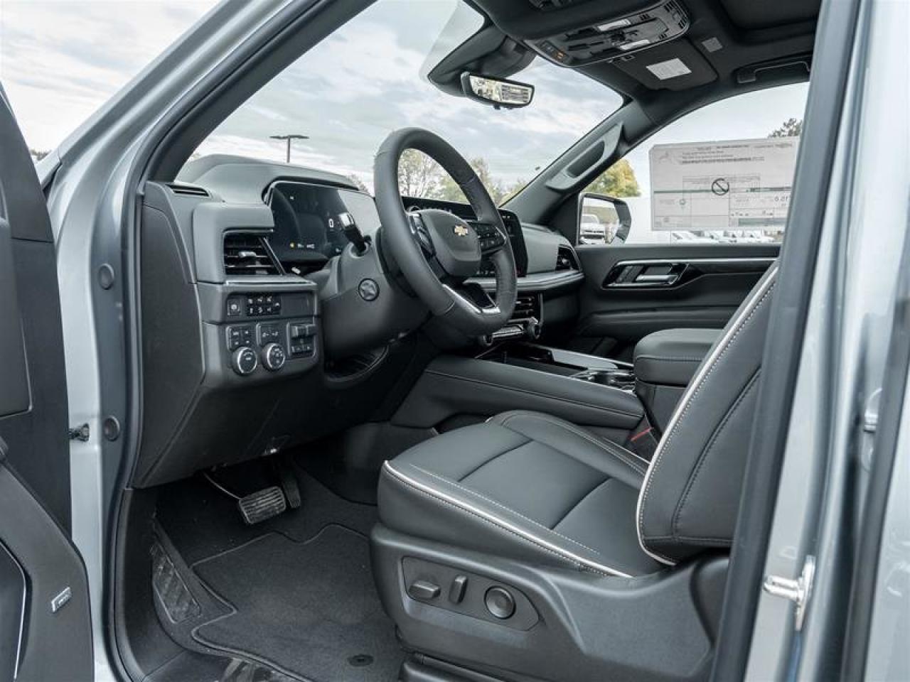 2025 Chevrolet Suburban Premier Photo