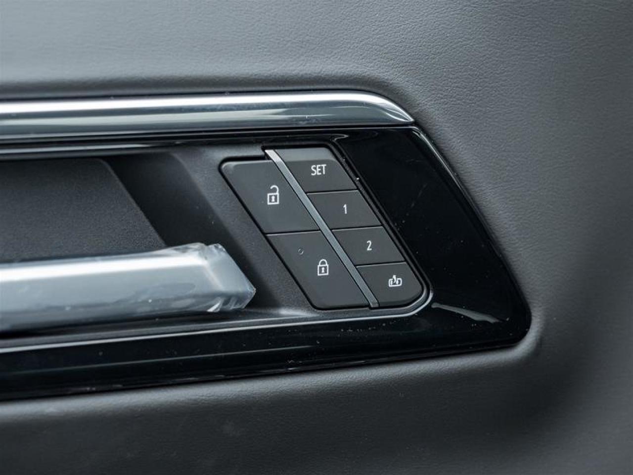 2025 Chevrolet Suburban Premier Photo