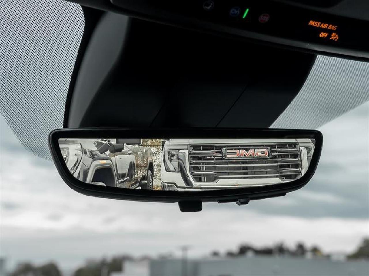 2025 Chevrolet Suburban Premier Photo