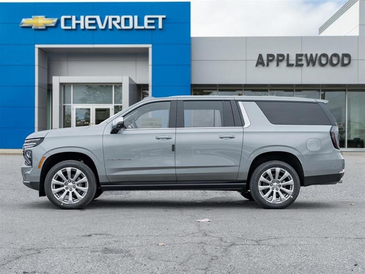 2025 Chevrolet Suburban Premier Photo