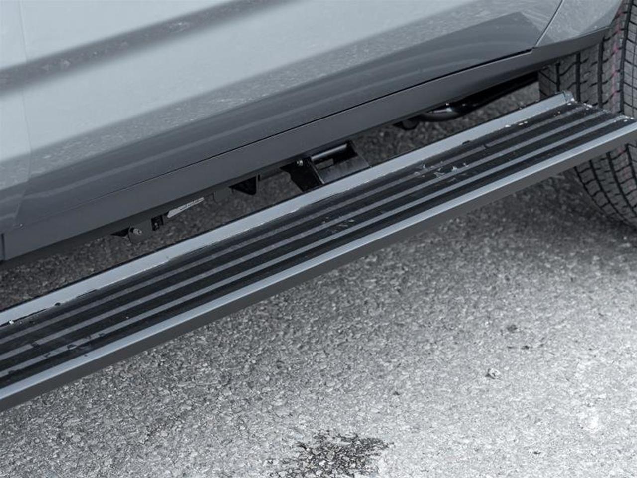 2025 Chevrolet Suburban Premier Photo