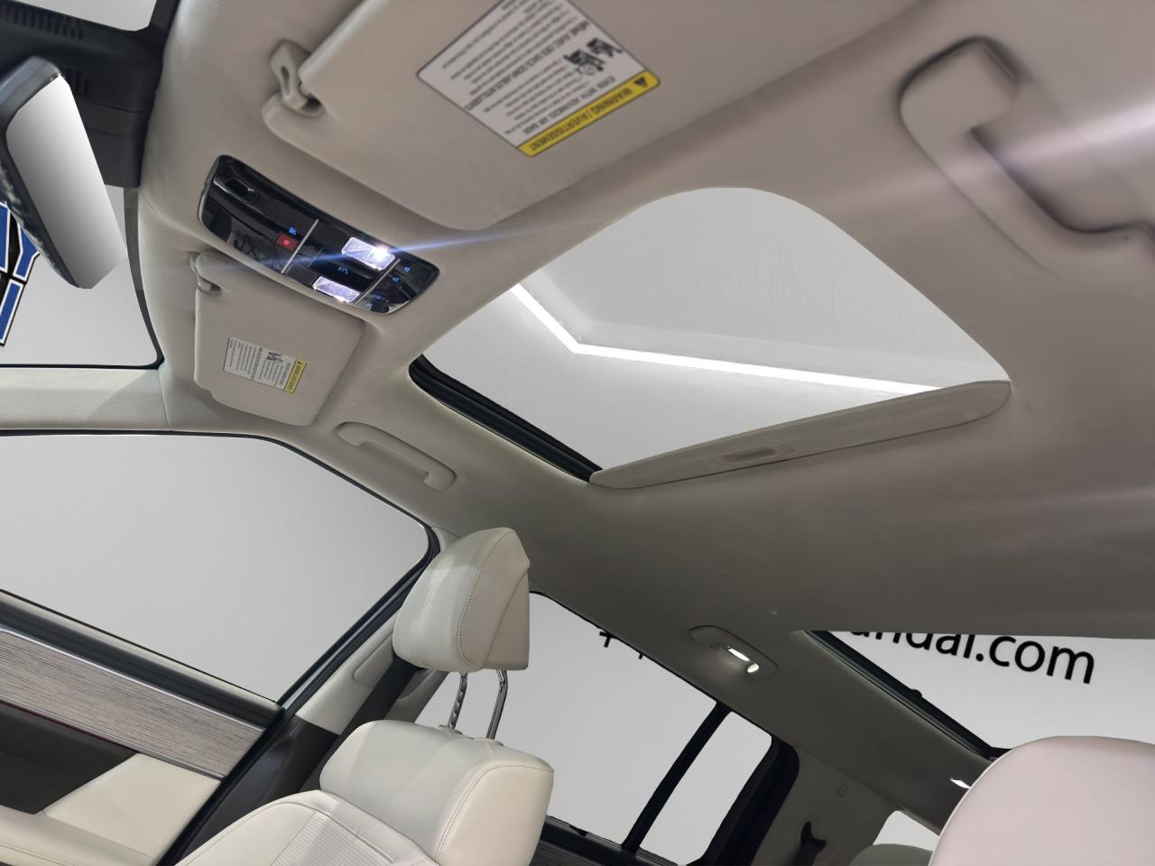 2025 Hyundai Santa Fe Ultimate Calligraphy | Reverse Cam | Heated Seats Photo