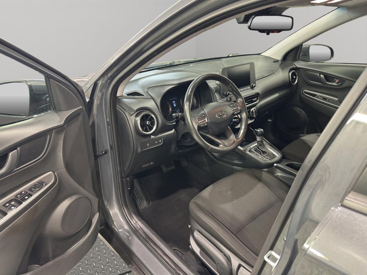 2023 Hyundai KONA Essential | Reverse Cam | Heated Seats Photo