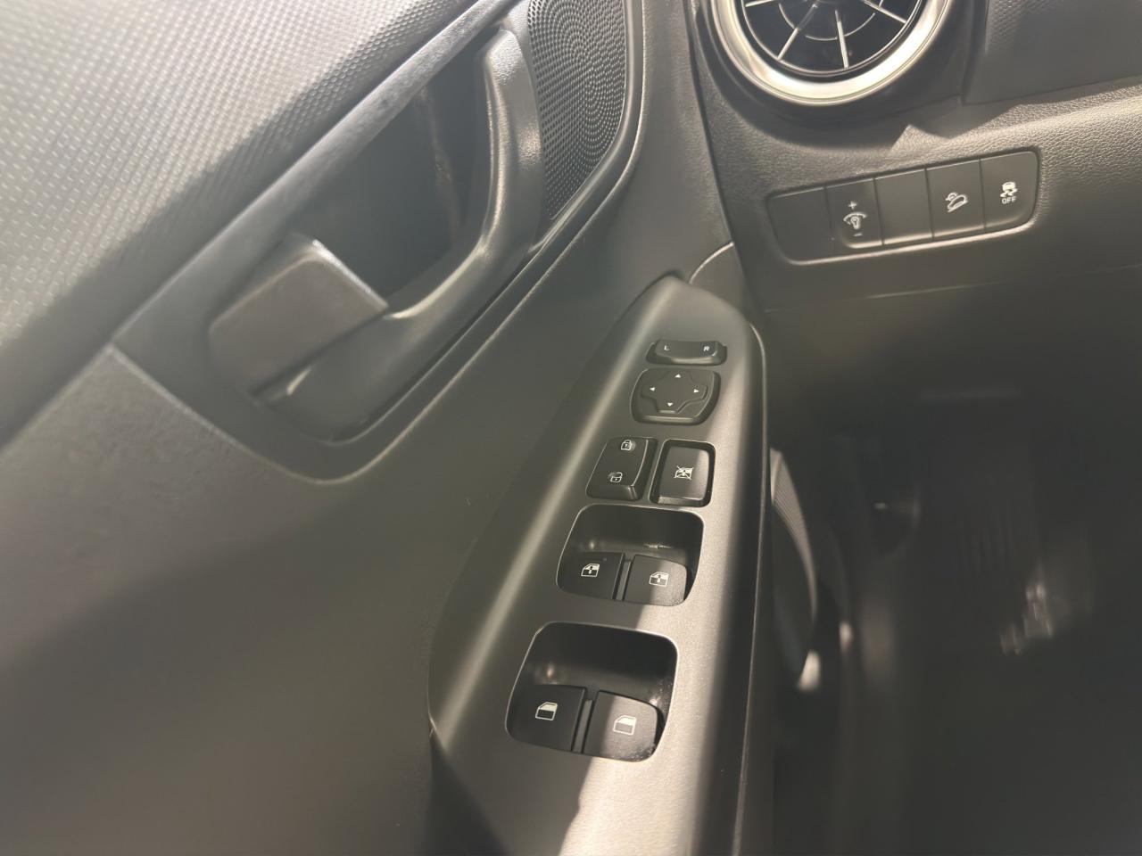 2023 Hyundai KONA Essential | Reverse Cam | Heated Seats Photo