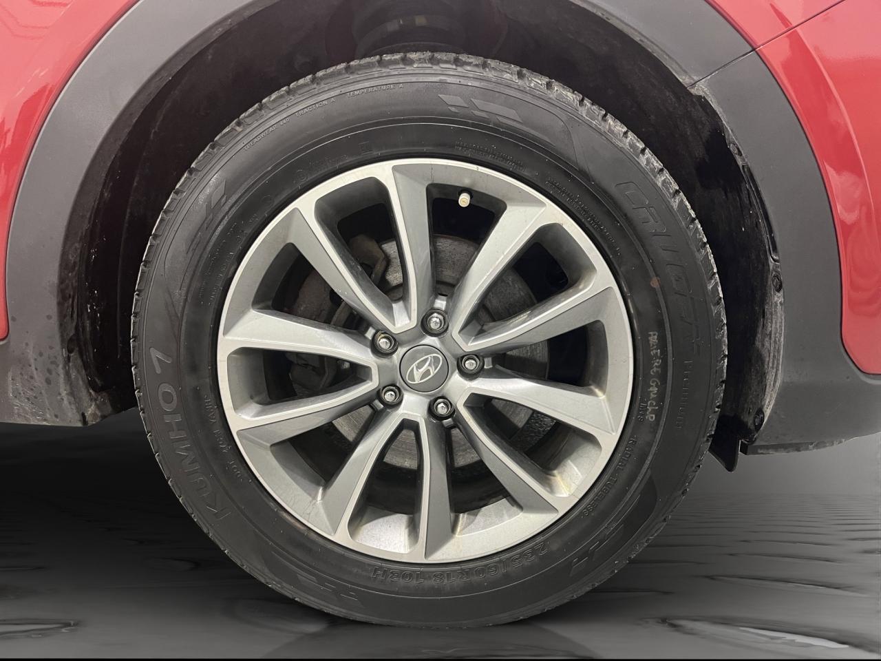 2019 Hyundai Santa Fe XL Luxury | Reverse Cam | Heated Seats Photo