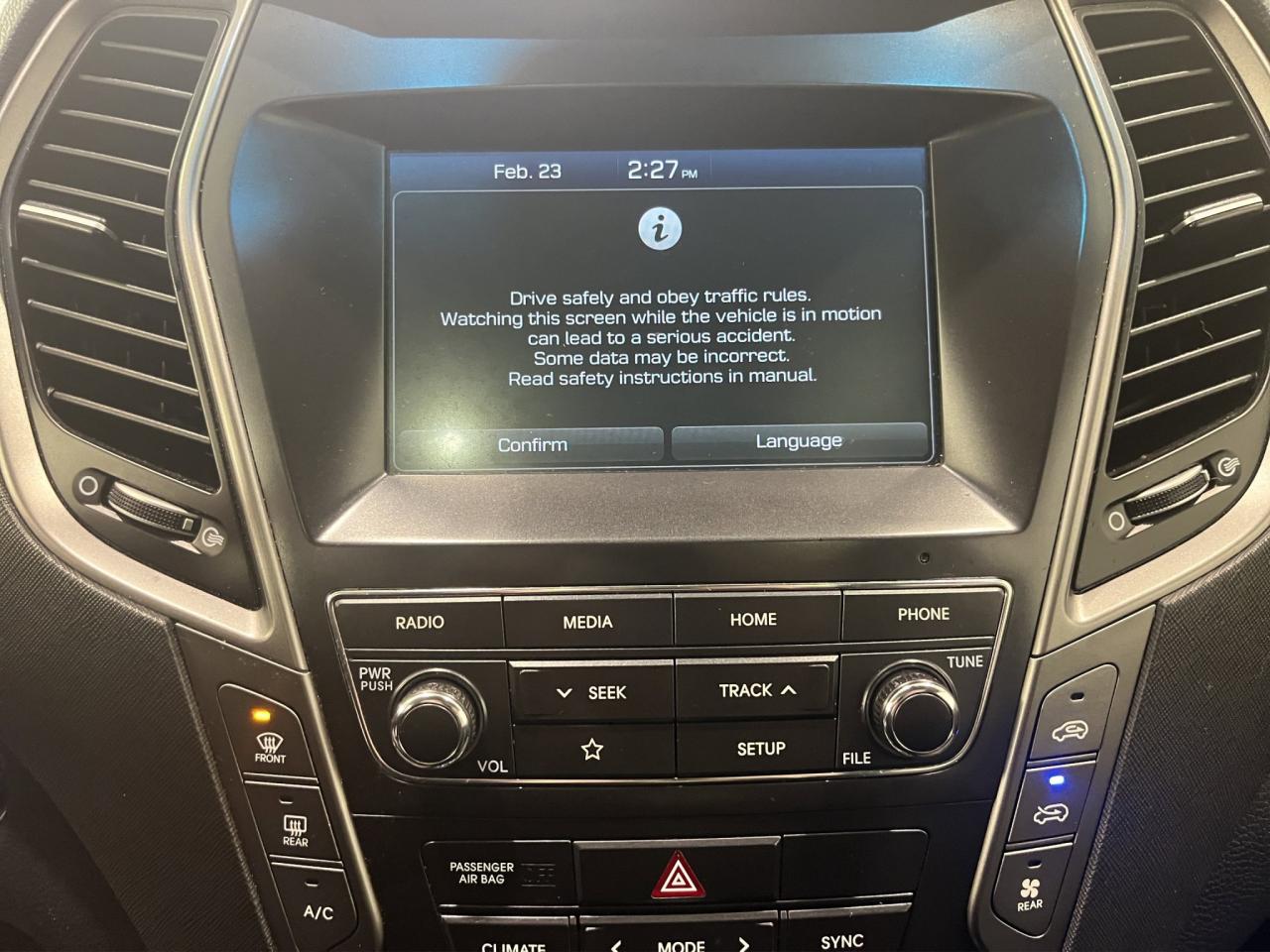 2019 Hyundai Santa Fe XL Luxury | Reverse Cam | Heated Seats Photo