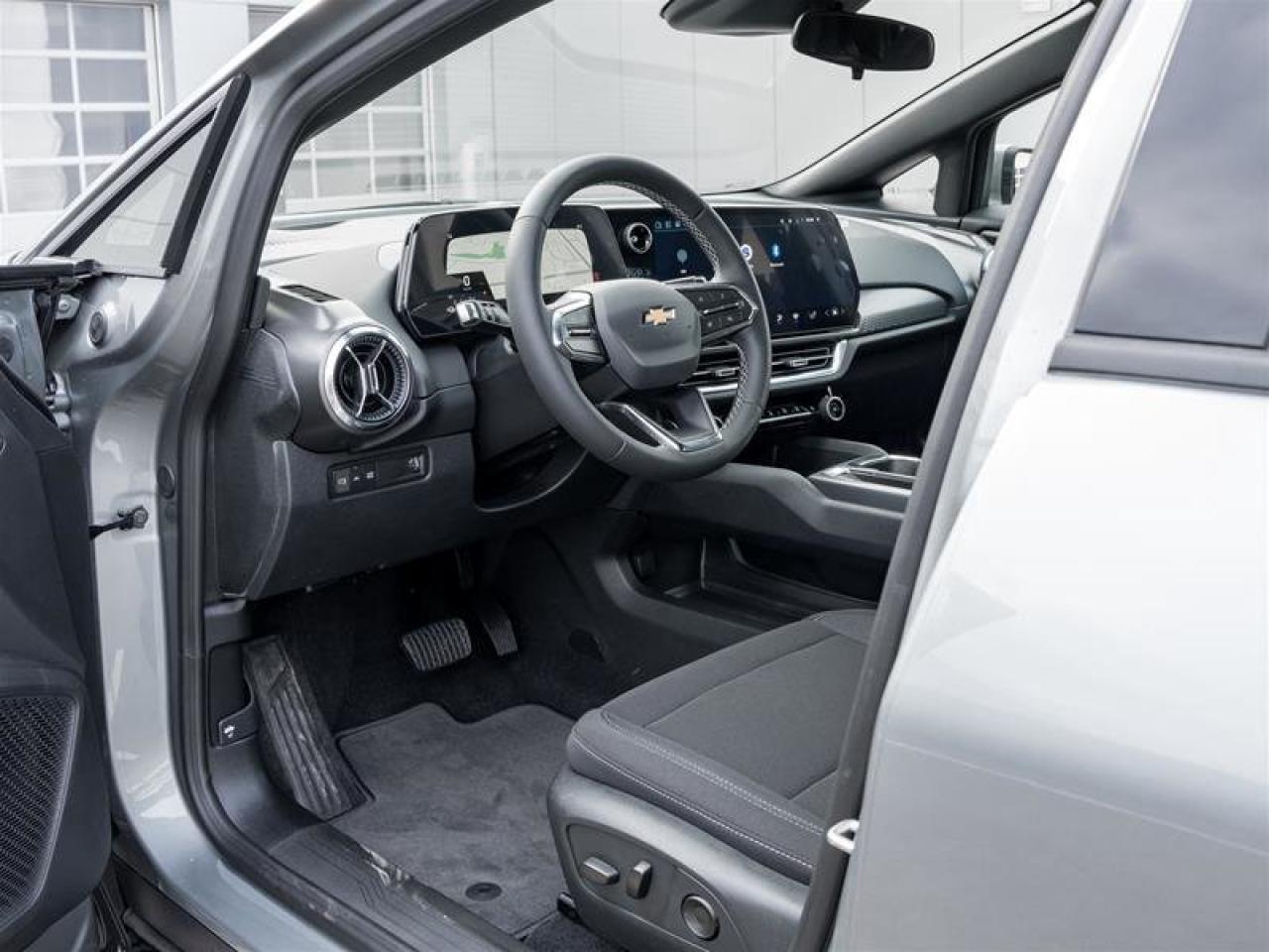 2026 Chevrolet Equinox EV 2LT Photo